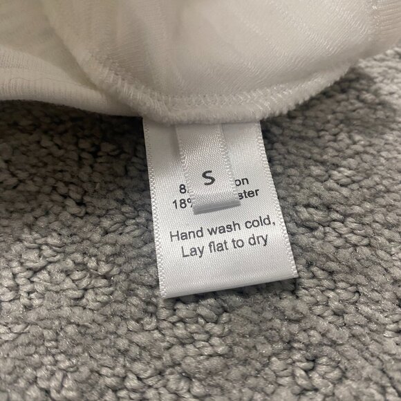 ARE YOU AM I KEKE CAP SLEEVE TOP - Picture 2 of 3